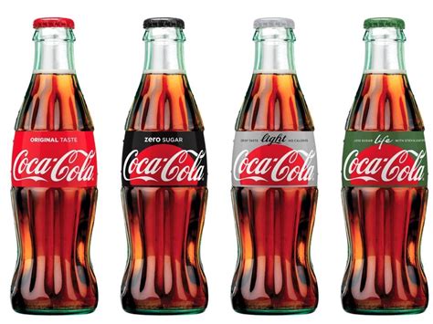 可口可乐出了一体化新包装，最显眼的当然还是红色元素 | 理想生活实验室 - 为更理想的生活