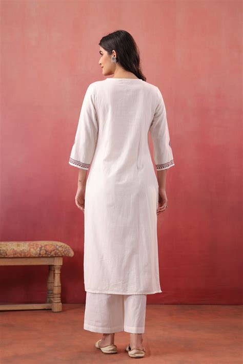 White Cotton Flex Embroidered Kurta Pant Set – Savi India