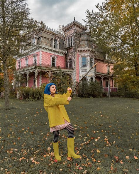 Coraline Cosplay with the Real Life Pink Palace : r/laika