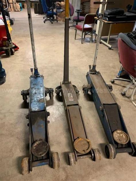 Floor Jacks: 10 Ton (ct.3) (ID #30259) (AtMedLk) (23-3243-1 DOT ...