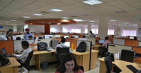 Rising IT deal flow bodes well for FY15 - Rediff.com Business