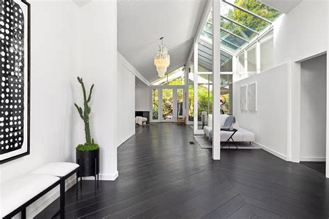 Photo 20 of 34 in Laurel Way Residence :: Beverly Hills by Jennifer ...