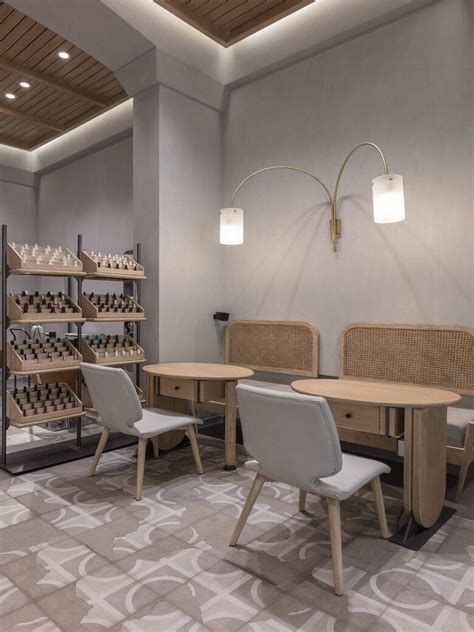 This salon is barrier-free in length, breadth and height | Goodhomes.co.in