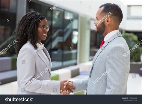 Business People Greeting 的图像结果