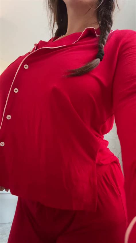 Colleen.333 (@colleen.333) - Urlebird