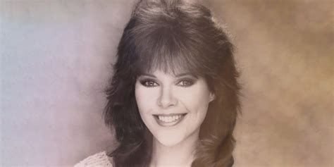 What is Holly Hallstrom doing today? Is she died? Net Worth