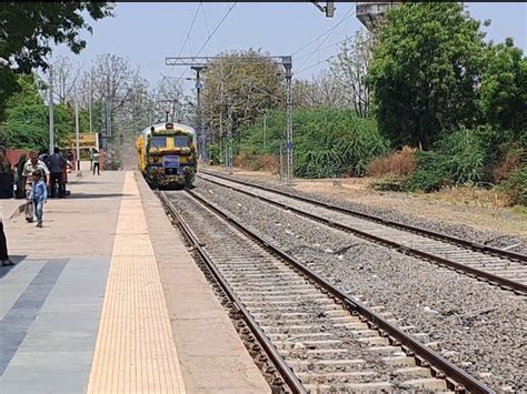 Electric MEMU train between Khambhat to Anand starts from today; A lot ...