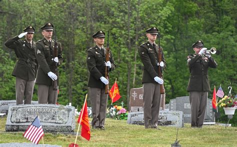 NY Army Guard Soldiers provide funeral honors for World War II pilot ...