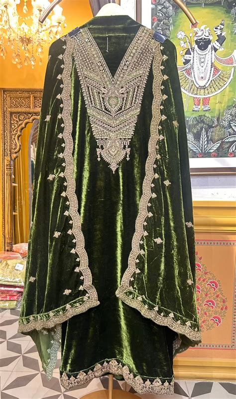 Meherzaan Velvet Suit – Vastra Official