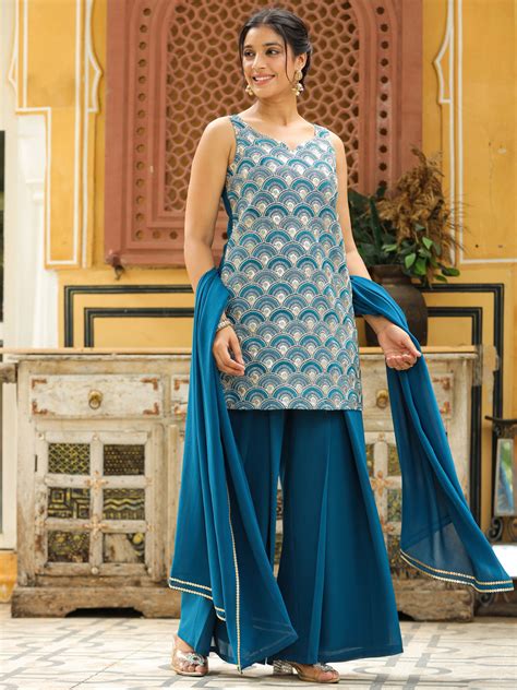 Saadgi: Stylish Festive Kurta Sets online