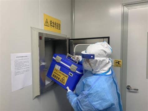 修文县医院开展新冠病毒核酸检测操作流程演练_标本