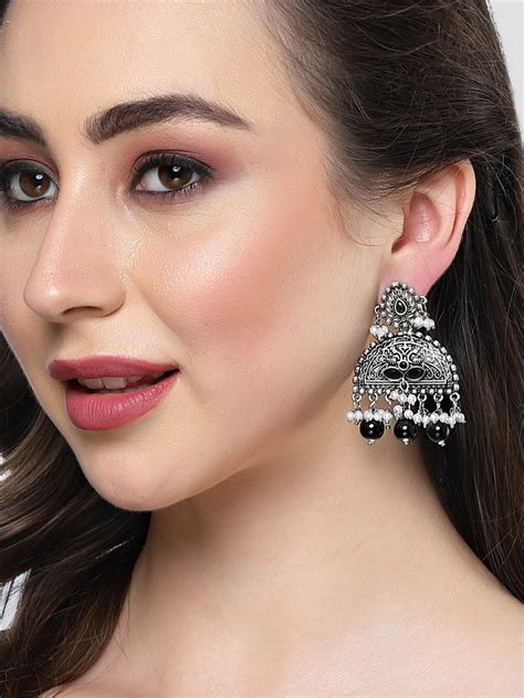 KARATCART Oxidised Silver Kundan Dangler Black Earrings for Women