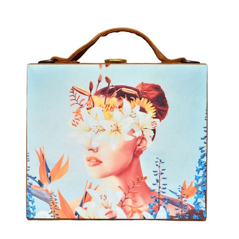 White Floral Woman Suitcase Style – Artklim