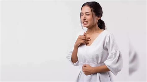 Tonsil Stone,തൊണ്ടയില്‍ നിന്നും ദുര്‍ഗന്ധത്തോടെ അരിമണി പോലെ തികട്ടി ...