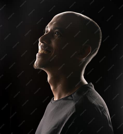 Generic Profile Man Smiling 的图像结果