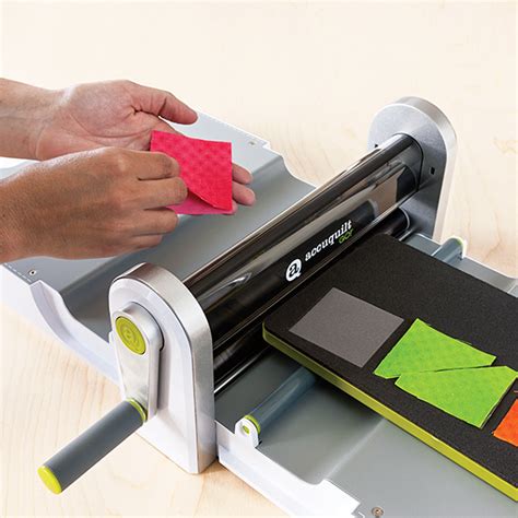 Go Bolt Electric Fabric Cutter Videos 的图像结果