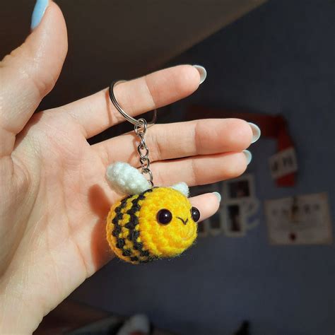 Adorable Crochet Honey Bee / Bumblebee Keychain – Dainty Little Shop