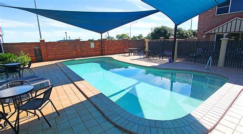 COTSWOLD MOTOR INN (Toowoomba) - Inn Reviews, Photos, Rate Comparison ...
