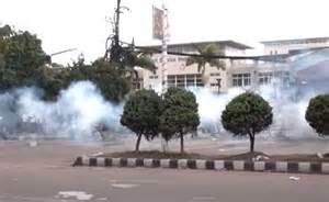 Exclusive: NDTV एंकर के पास आकर गिरा टियर गैस का गोला, नेपाल में बहुत ...