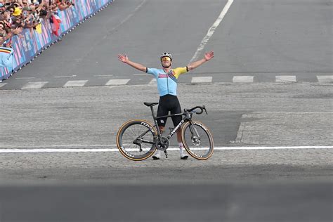 El gesto del doble campeón olímpico de ciclismo Remco Evenepoel que ha ...