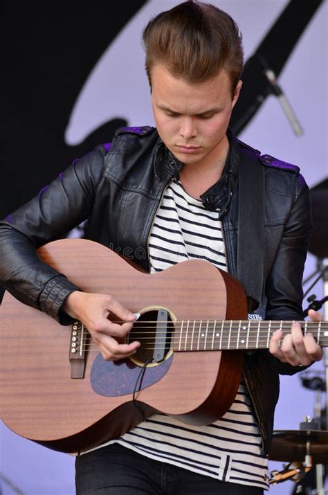 Local Band Sign 的图像结果