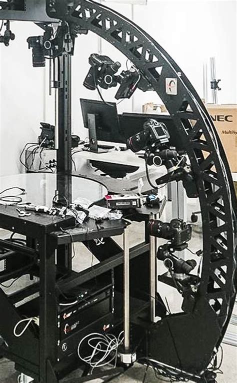 multi-camera inputs to computer 的图像结果