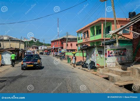 Ghana People in Town 的图像结果