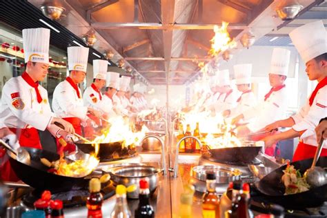 欧洲“最会做菜”的国家，厨师地位高，米其林大厨月薪20万