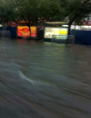 网友实拍北京暴雨：地铁站都被淹了_大成网_腾讯网