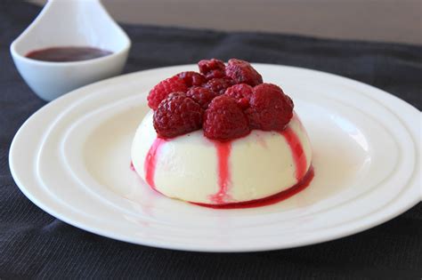 PicNic: Vanilla Bean Panna Cotta