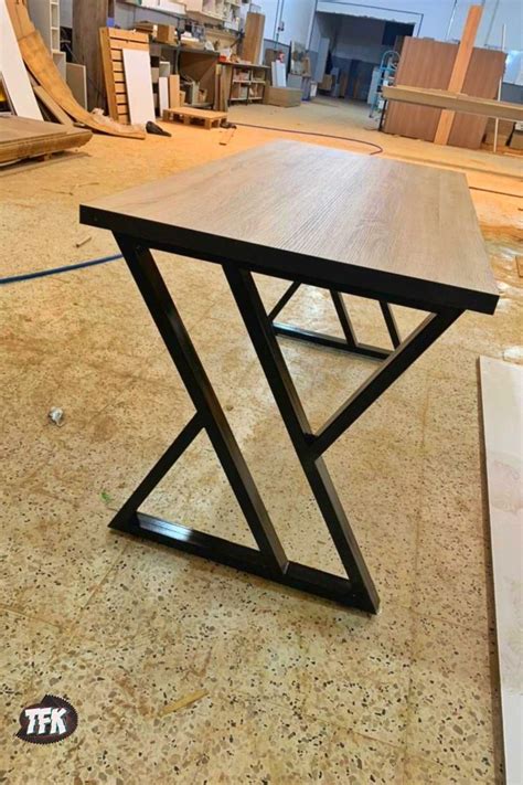 Wooden DIY Computer Table 的图像结果