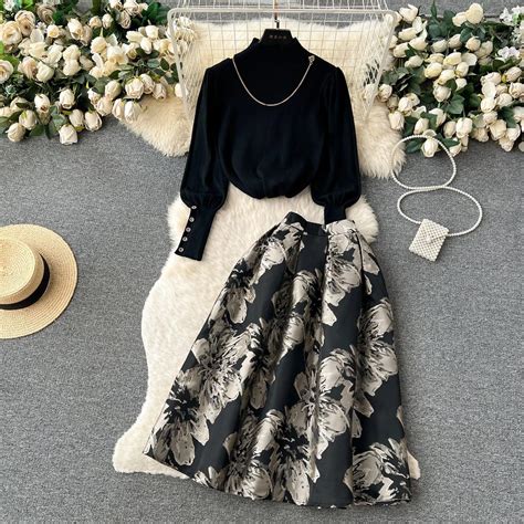 Peony Knitted Top & Skirt Set – Label Frenesi Fashion