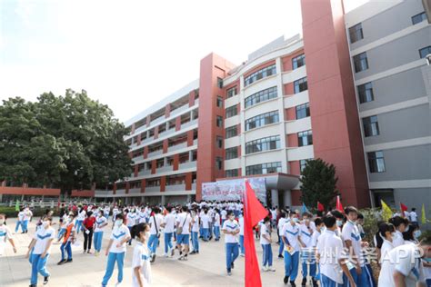 一校五区！惠州一中田家炳校区、惠港校区正式揭牌|惠州市|田家炳_新浪新闻