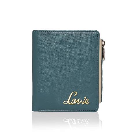 Women’s wallets that keep your essentials organized every day
