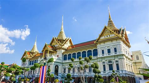 中国驻泰国使馆提醒在泰中国公民遵守国王加冕典礼期间相关规定习俗 - 新旅界