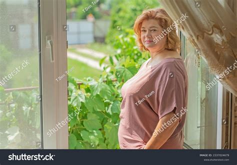 2+ Hundred Older Curvy Ladies Royalty-Free Images, Stock Photos ...