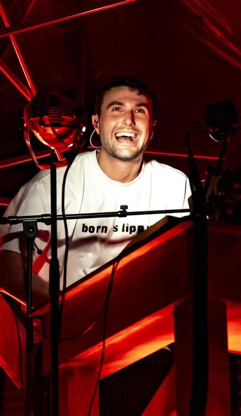 Fred Again.. in Chicago, 2023 Concert Tickets | SeatGeek