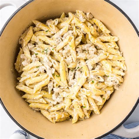 Easy Chicken Penne Alfredo