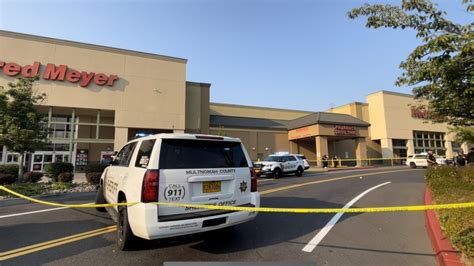 Shooting outside Wood Village Fred Meyer, police say | kgw.com