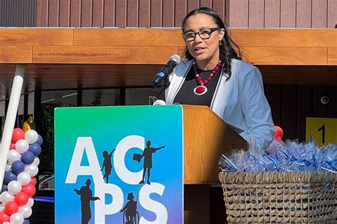 Alexandria cuts ribbon on new Douglas MacArthur Elementary School | ALXnow