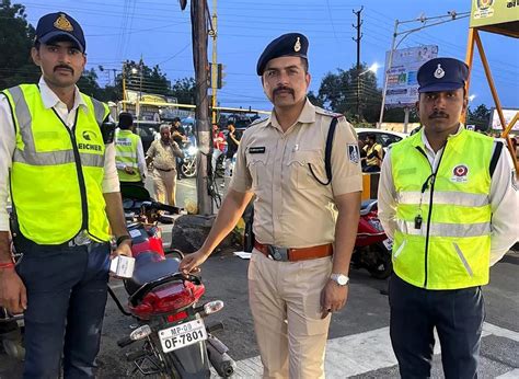 Indore Bike With 44 Pending Challans And Tampered Rare Number Plate ...