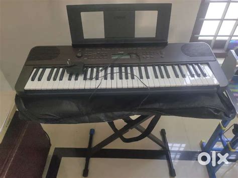 Yamaha keyboard - Musical Instruments - 1798731686