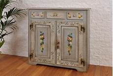 credenze tirolesi raffinata credenza a 3 cassetti e 2 ante di lusso dipinta credenze tirolesi raffinata credenza a 3 cassetti e 2 ante di lusso dipinta