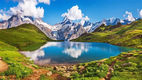 The Most Beautiful Mountain Lakes in Switzerland