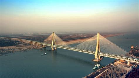 荆州长江公铁两用桥年底合龙 正在架设桥面钢梁—荆州政务—荆州新闻网