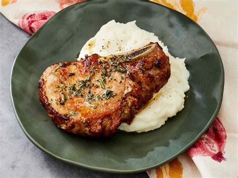 Cast Iron Pork Chops - The Secret to the Best Pork Chops Is Your Cast ...