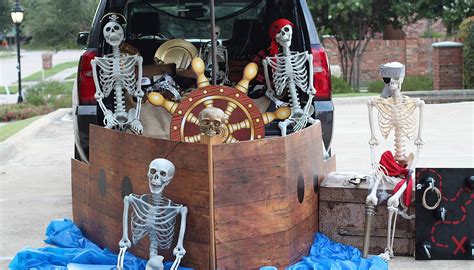 Pirate Ship Trunk or Treat Idea | Fun365