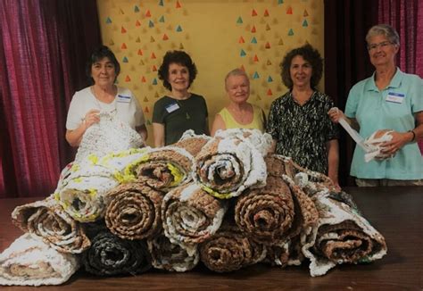 CROCHET SLEEPING MATS FOR UNHOUSED FOLKS, USING PLASTIC GROCERY BAGS ...