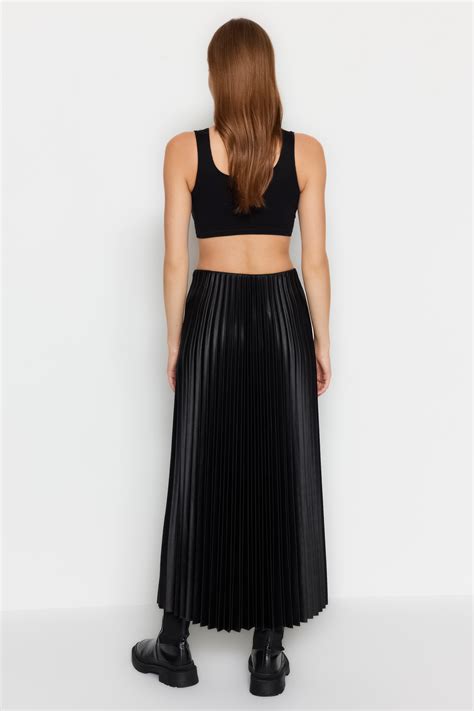 Trendyol Collection Black Pleated Maxi Stretchy Knitted Skirt ...