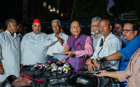 INDIA bloc leaders oppose before EC special revision of electoral rolls ...